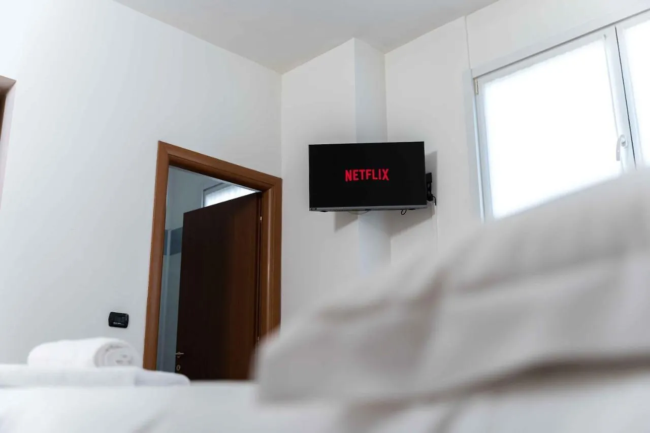 Wayco Rooms Lipomo 0*,