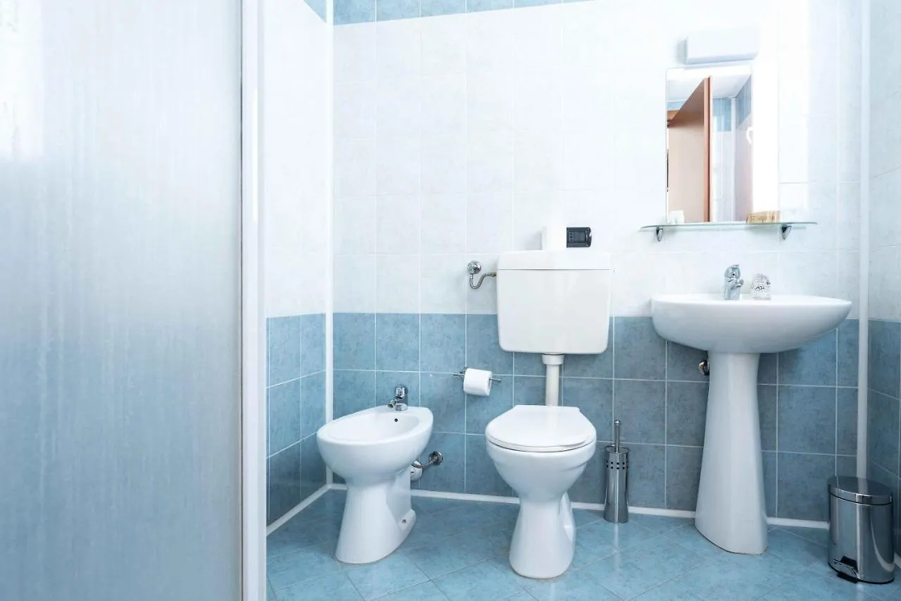 Wayco Rooms Lipomo Guest house