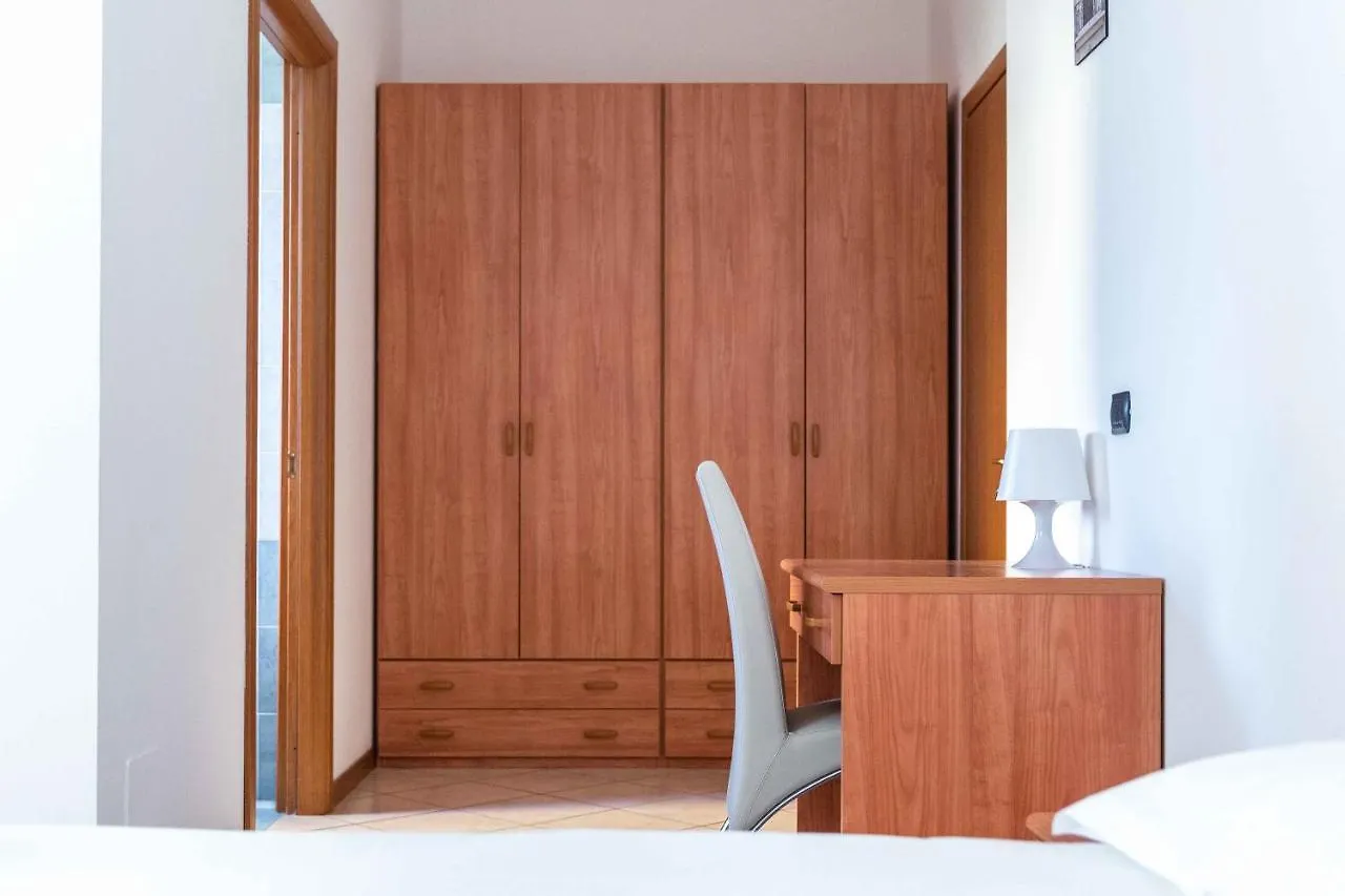 Guest house Wayco Rooms Lipomo Italy
